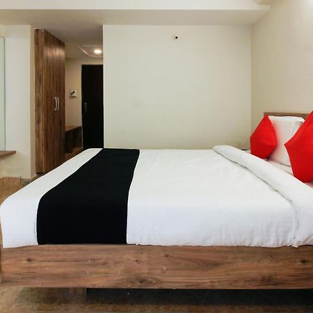Capital O Sri Suprabhat Grand Near Kachiguda Railway Station Hyderabad Esterno foto