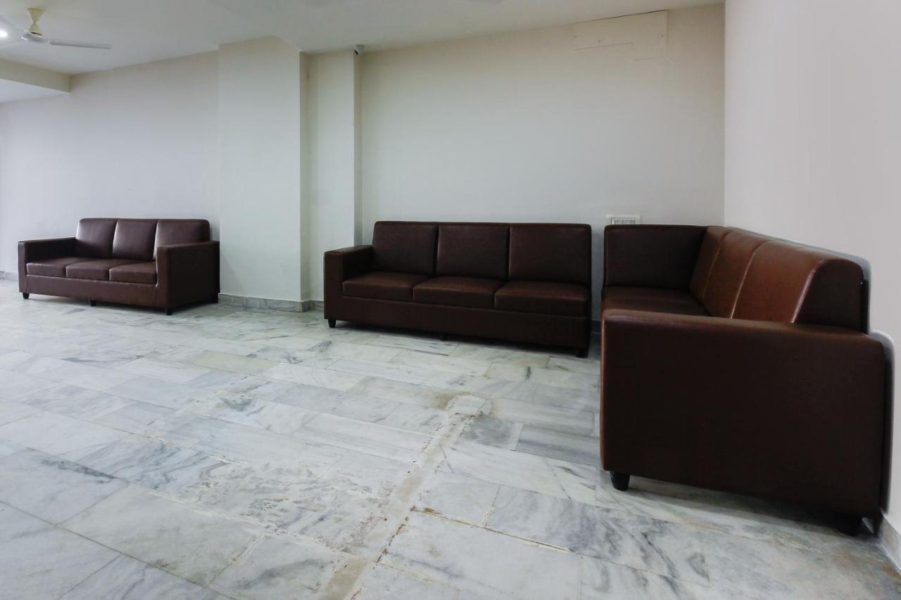 Capital O Sri Suprabhat Grand Near Kachiguda Railway Station Hyderabad Esterno foto