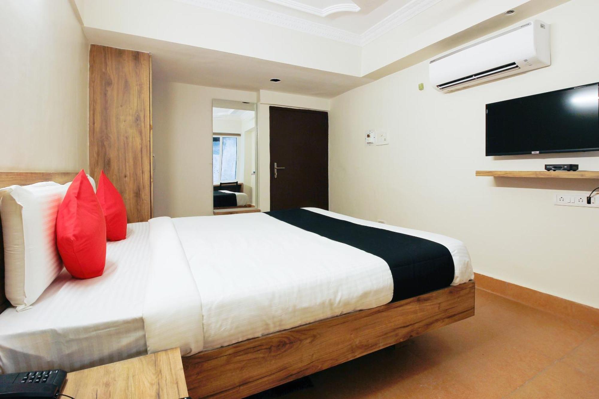 Capital O Sri Suprabhat Grand Near Kachiguda Railway Station Hyderabad Esterno foto