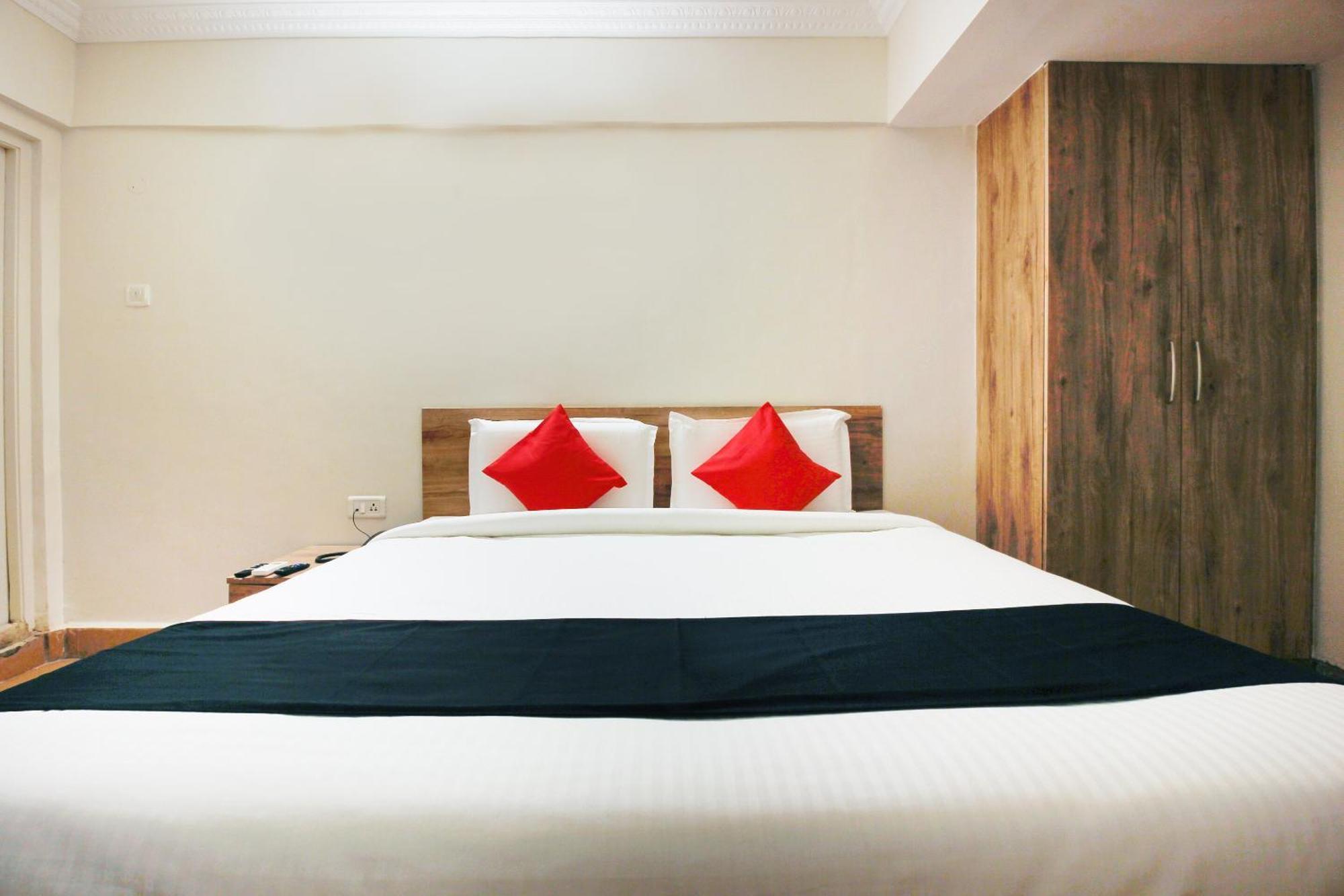 Capital O Sri Suprabhat Grand Near Kachiguda Railway Station Hyderabad Esterno foto