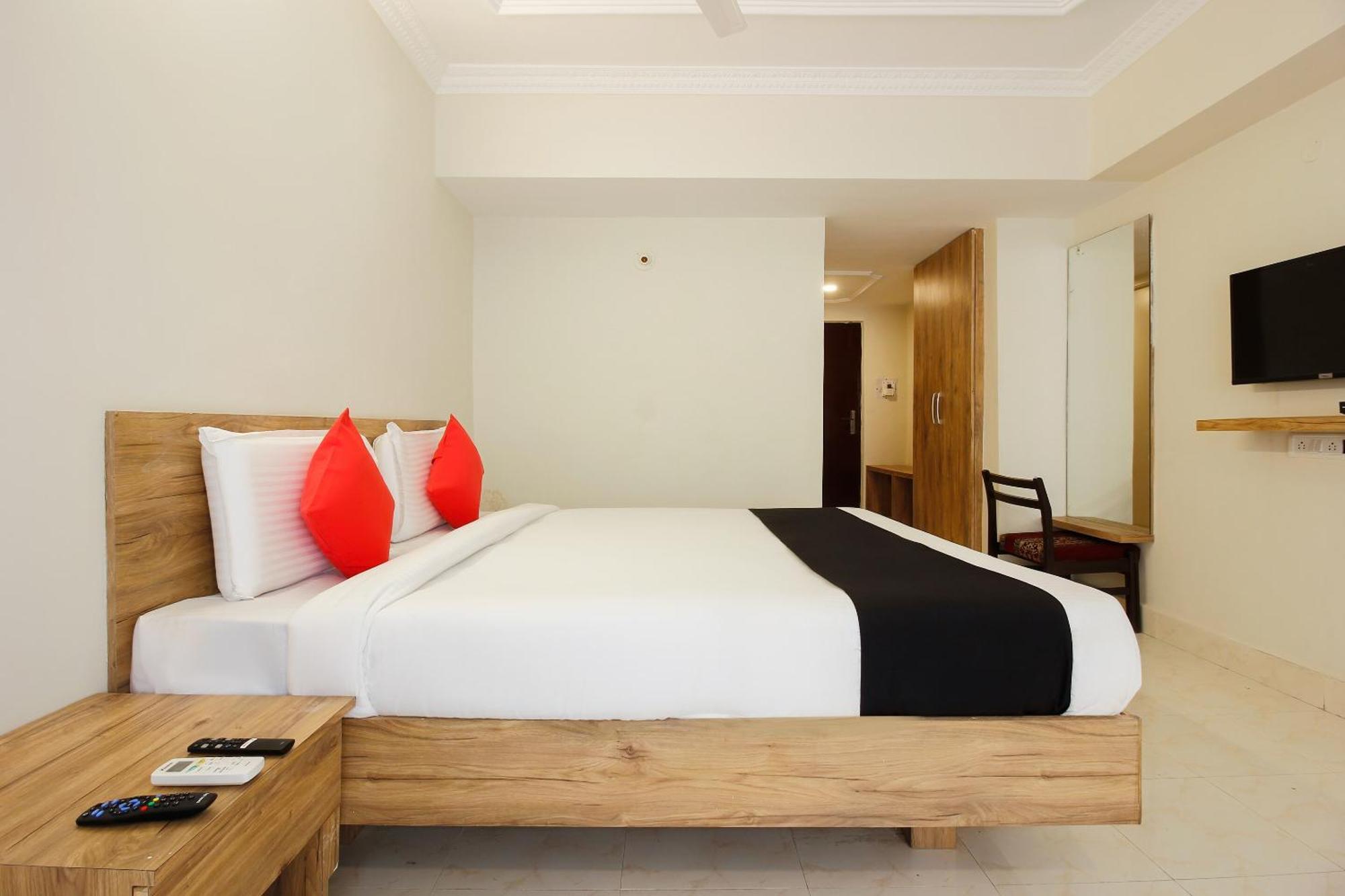 Capital O Sri Suprabhat Grand Near Kachiguda Railway Station Hyderabad Esterno foto