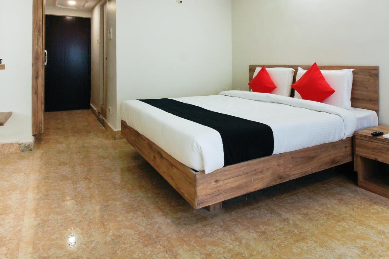 Capital O Sri Suprabhat Grand Near Kachiguda Railway Station Hyderabad Esterno foto