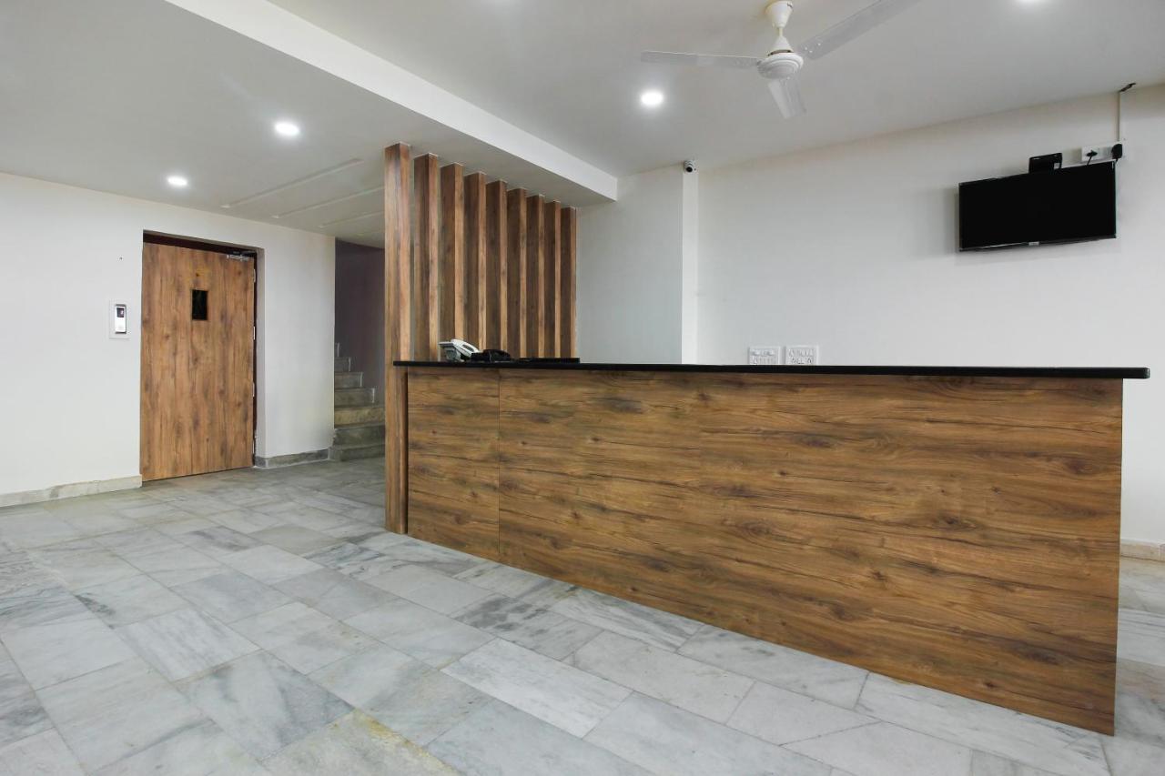 Capital O Sri Suprabhat Grand Near Kachiguda Railway Station Hyderabad Esterno foto