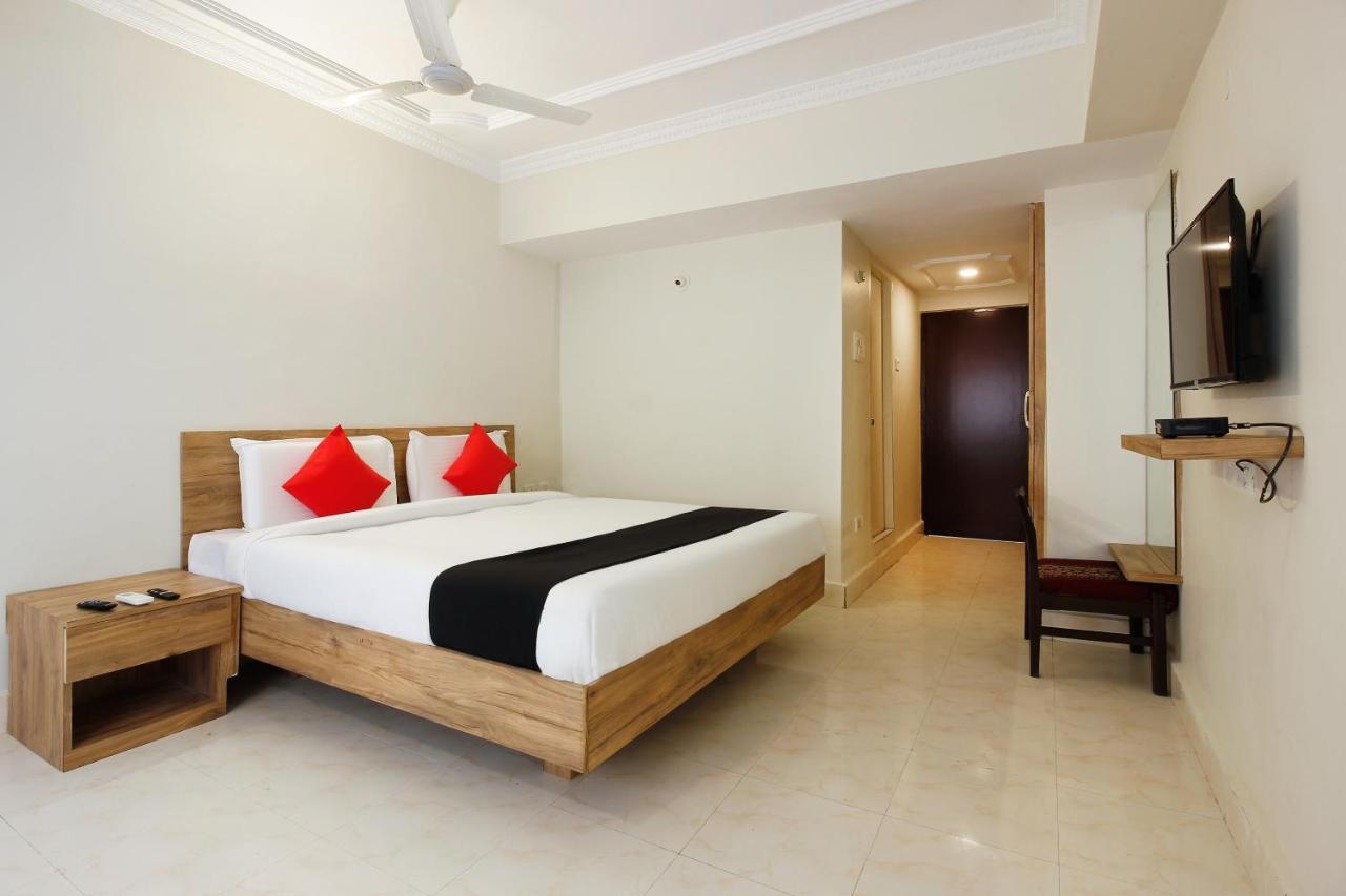 Capital O Sri Suprabhat Grand Near Kachiguda Railway Station Hyderabad Esterno foto